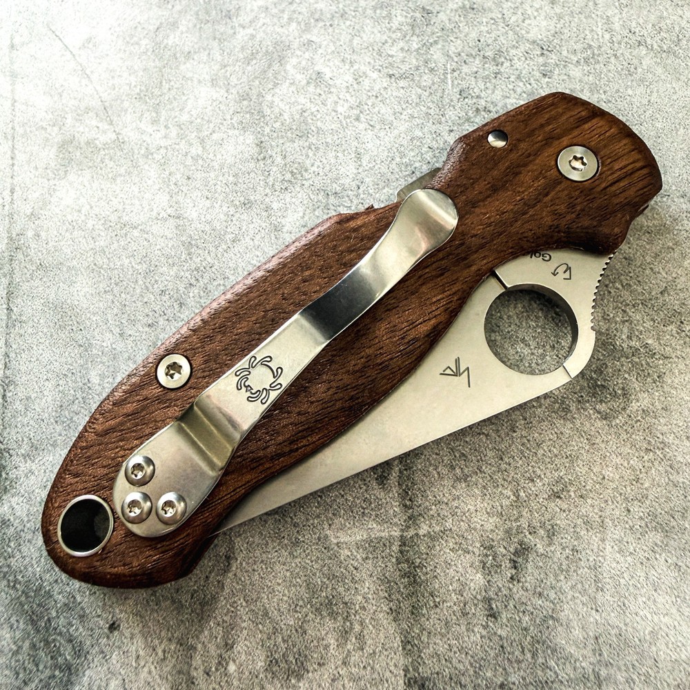 Smooth walnut scales for Spyderco Paramilitary 3