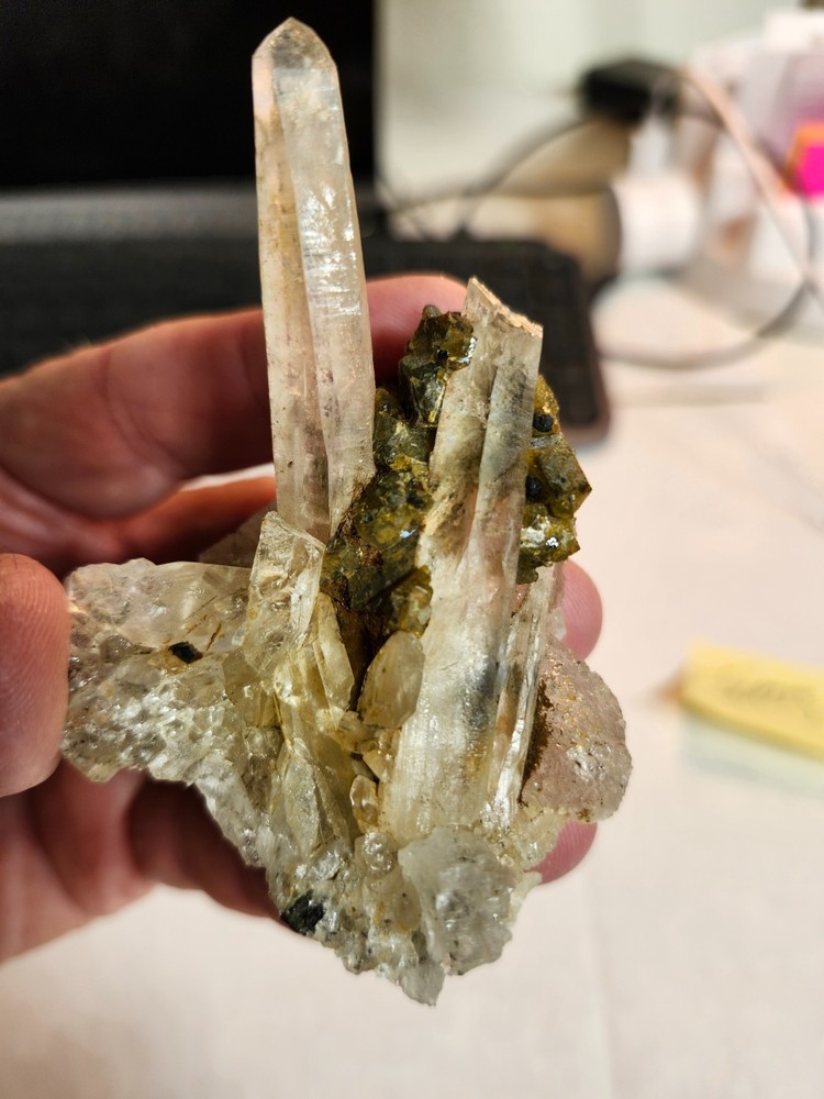 Quartz, Siderite, Fluorescent Apatite, Peru