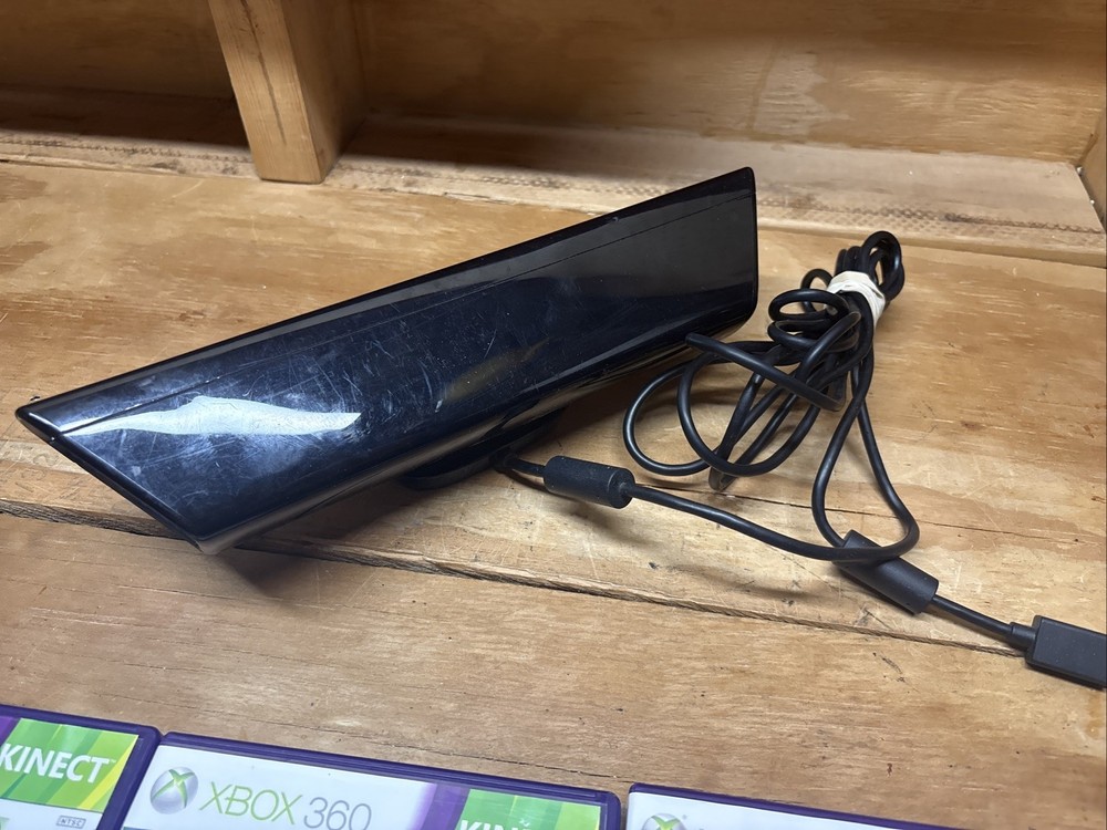 Microsoft 1414 Xbox 360 Kinect Sensor Bar & 10 Games - TESTED NICE DISCS!