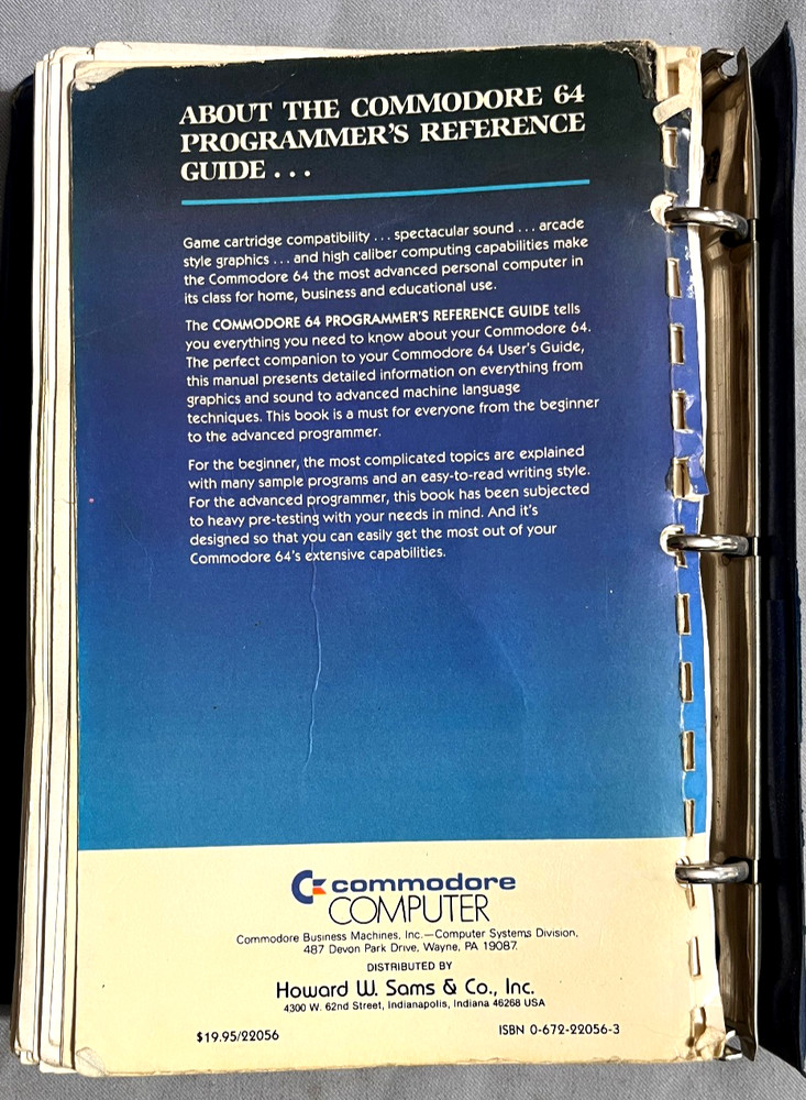 3 Ring cover Commodore 64 Programmers Reference Guide CBM 1984 used worn a bit