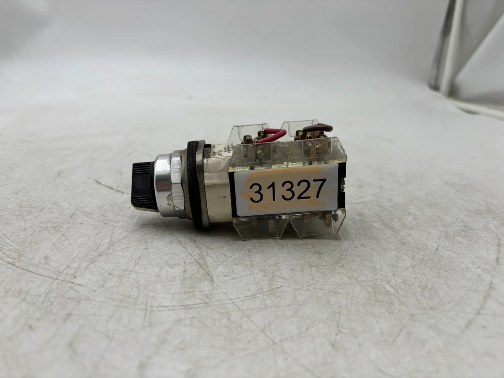 Siemens 3SB3 100-0AA30 Selector Switch