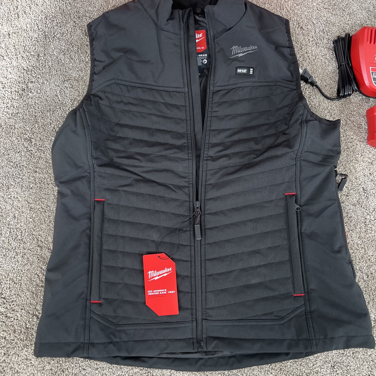 Milwaukee F300B-21L LARGE Heated AXIS Vest Kit - Black - Great Condition - B1