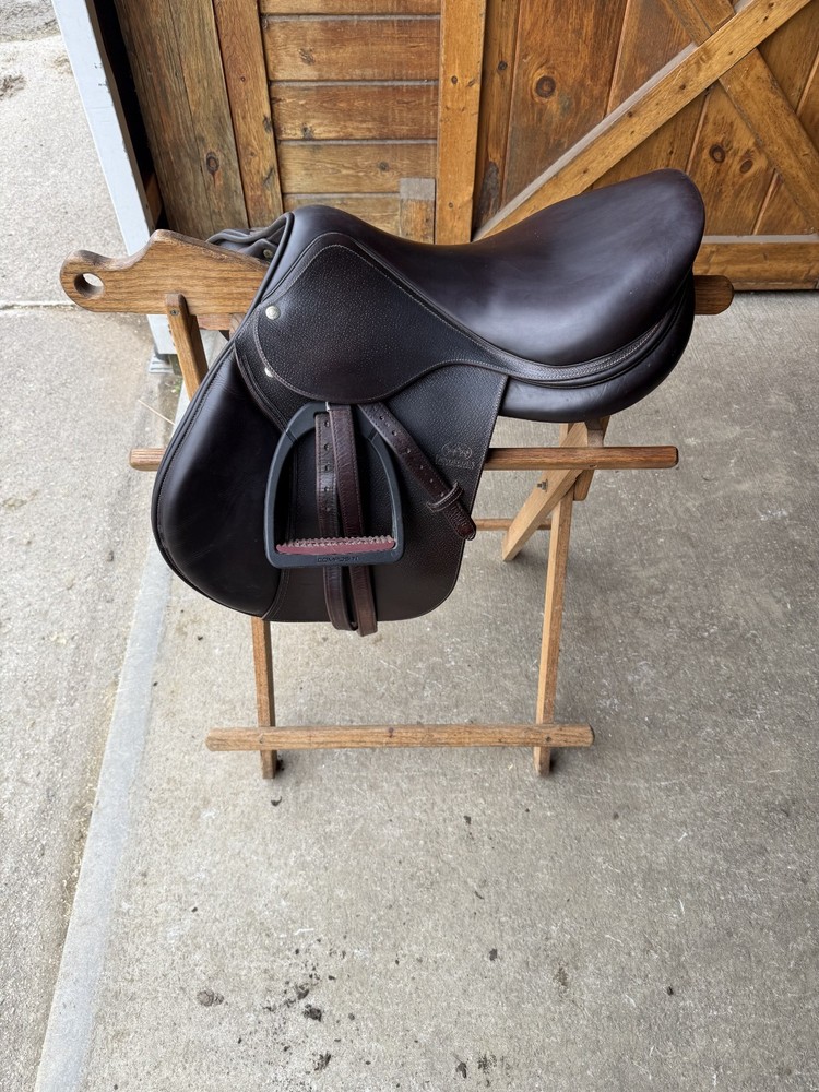 Devoucoux Biarritz Saddle 17.5"