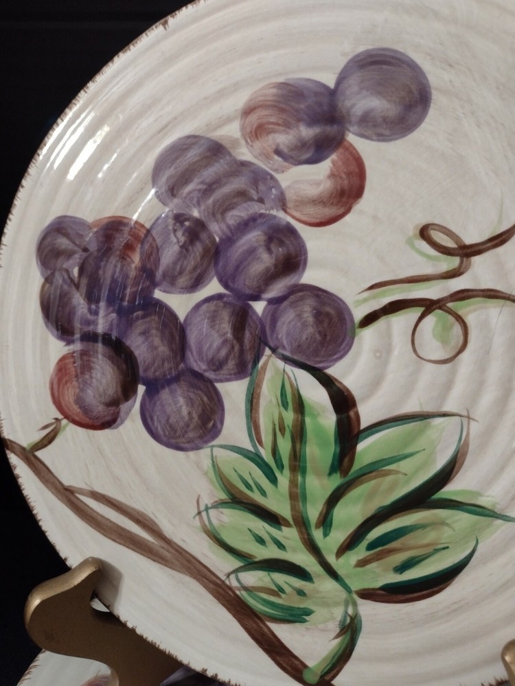 *New TABLETOPS UNLIMITED (3) 8.75" TRIVETS Grape Pattern