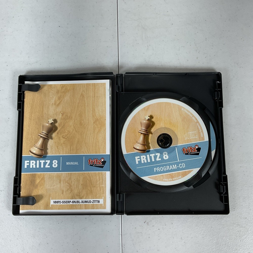 FRITZ 8 Chess Playing Software Chessbase PC CD-ROM 2004 Program That Has It All