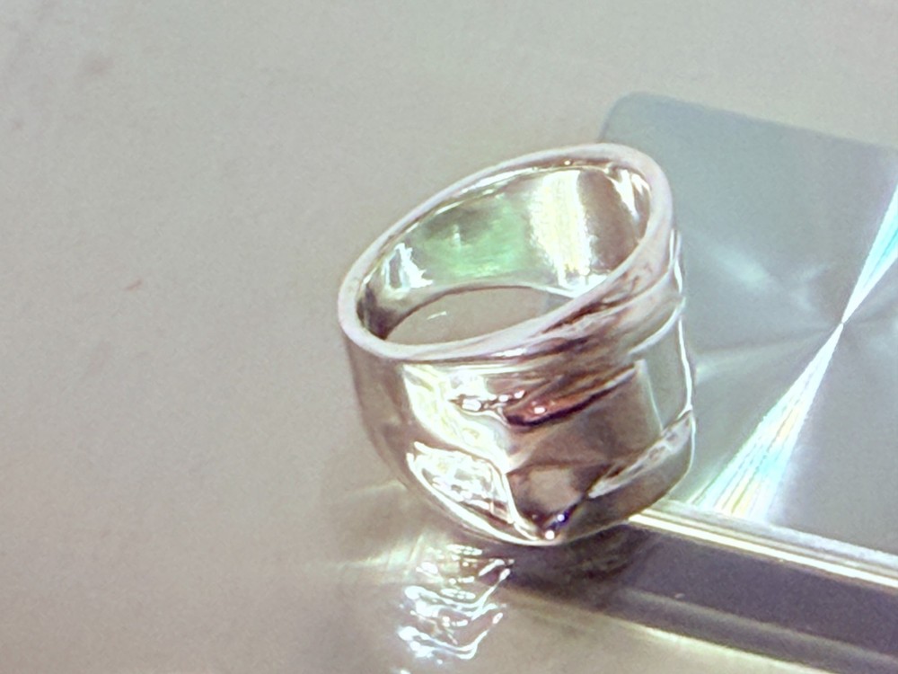 Mayamar Hammered / Wrinkle Finish Silvertone Ring ~ Size: 9 (NEW)