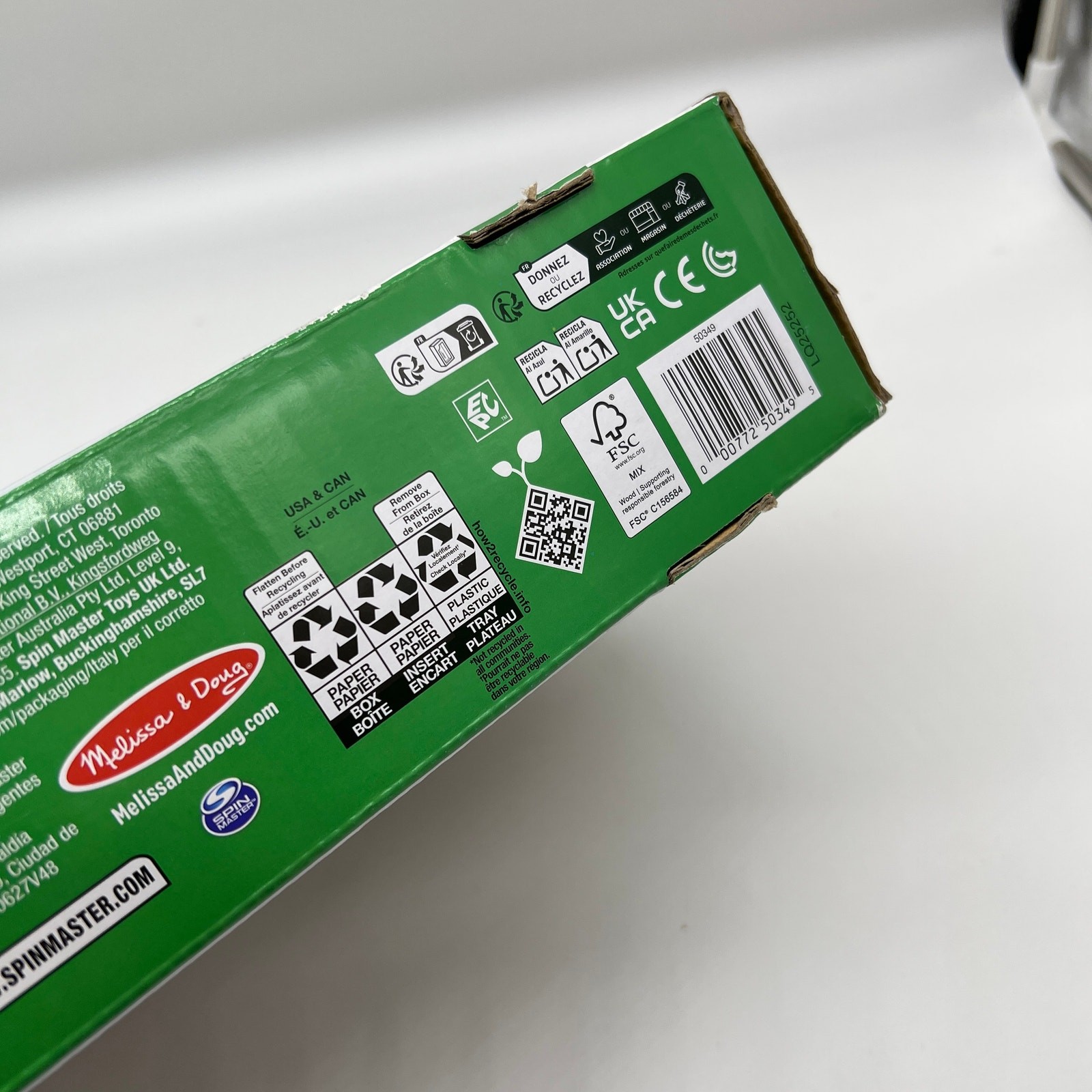 Melissa & Doug Wooden Gingerbread House Reusable, Mess-Free Play Set Activity