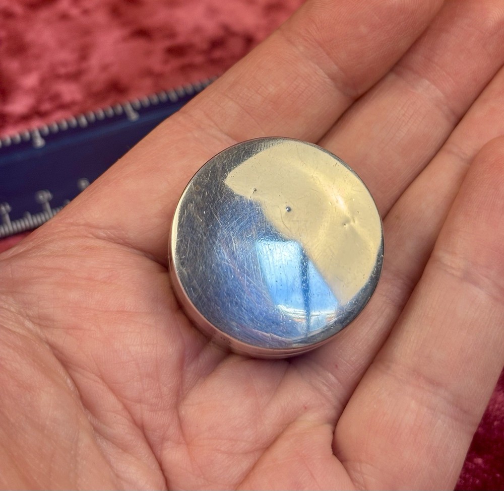 A Lovely Solid Silver Hallmarked Pill Box. Detachable Lid. 1925. Gilt Interior.