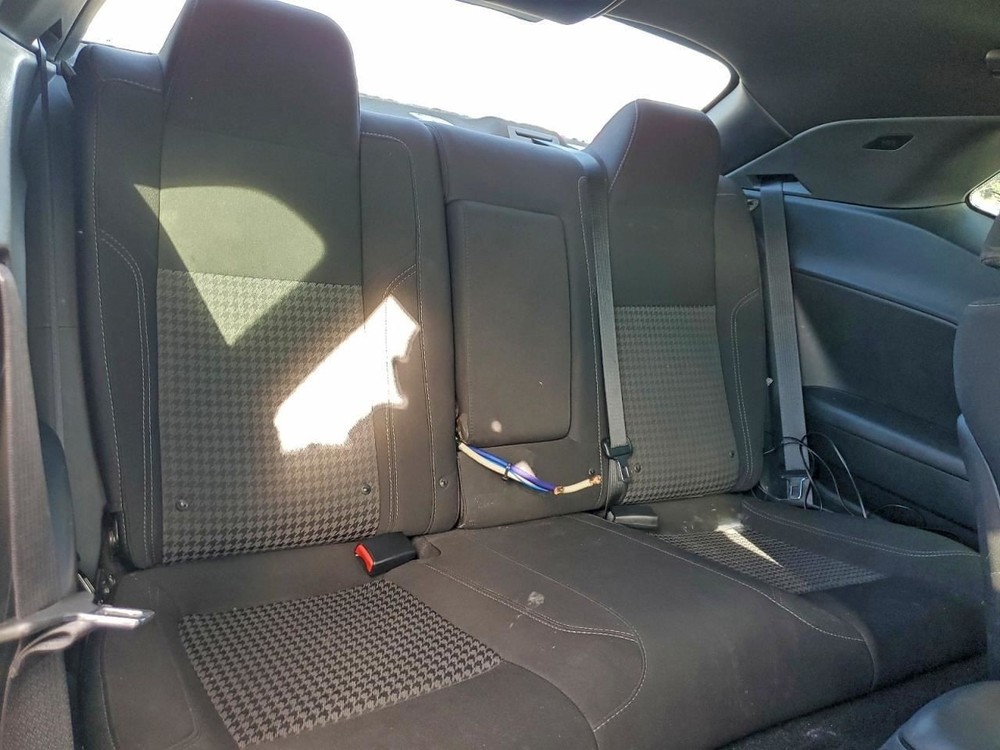 CHALLENGE 2016 Glove Box 4955480