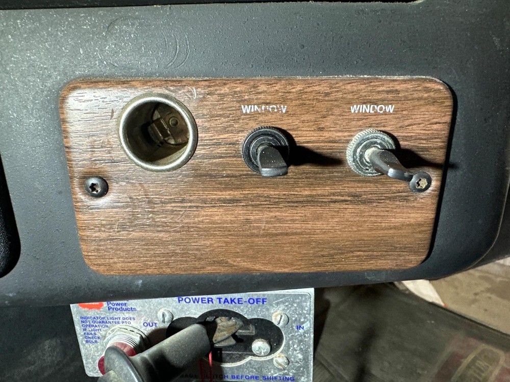 1988-2004 Freightliner FLD112 SWITCH Dash Panel - Used