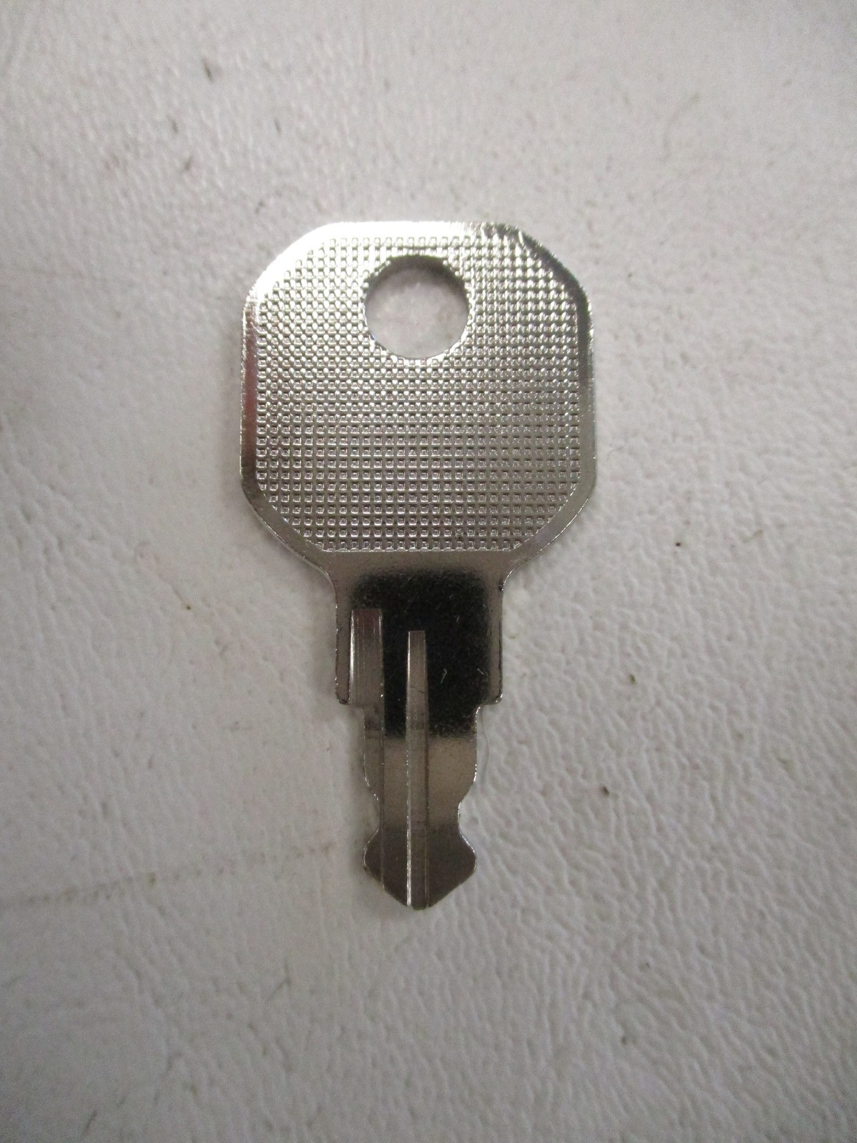 WHITECAP 3" T - STYLE LOCKING LATCH W/ KEY BLACK & CHROME S-9415B MARINE BOAT