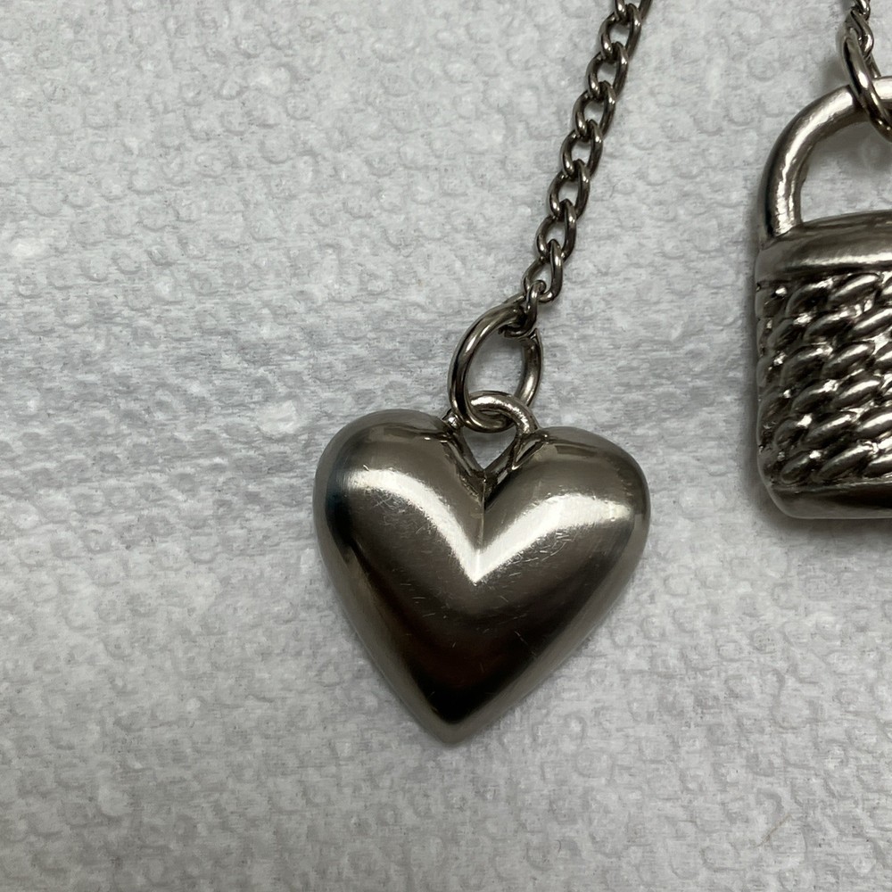 FABULOUS KEYRING WITH 3 ATTACHMENTS
