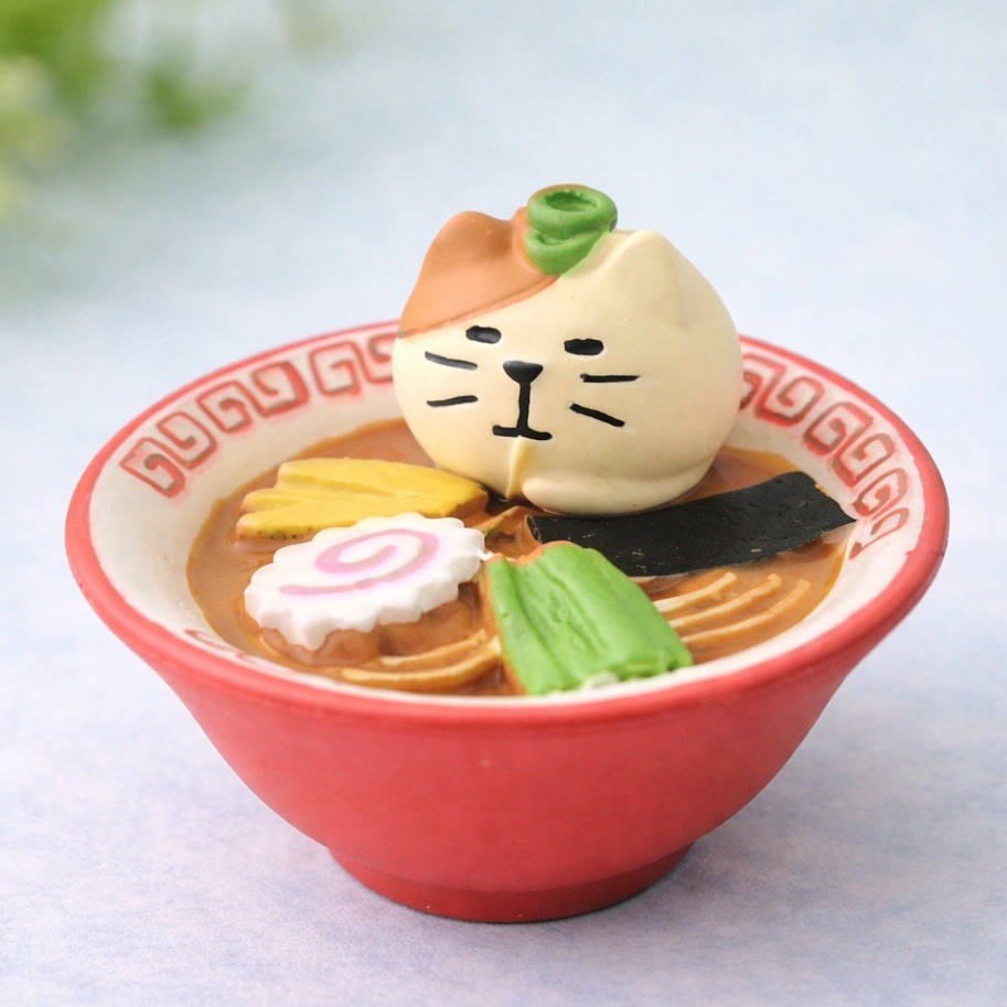 DECOLE Concombre Ramen Cat Miniature Authentic Hand-Painted
