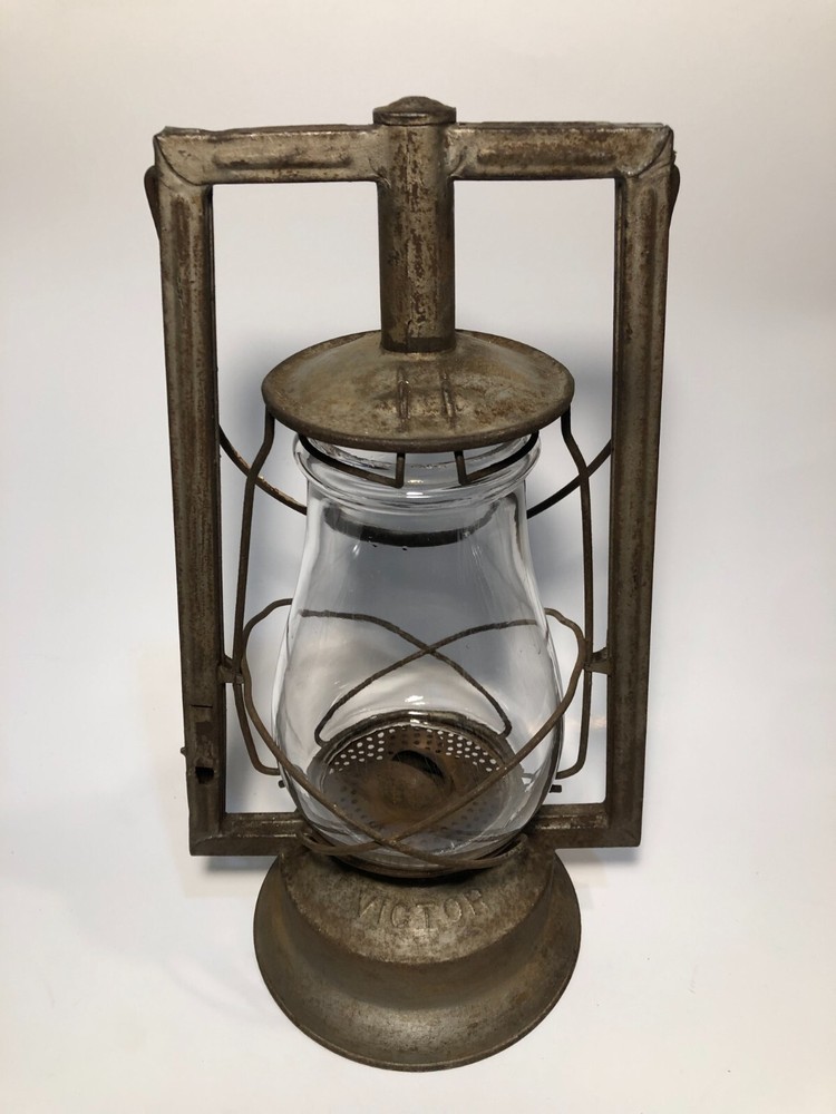 Antique Dietz Victor Lantern With Globe