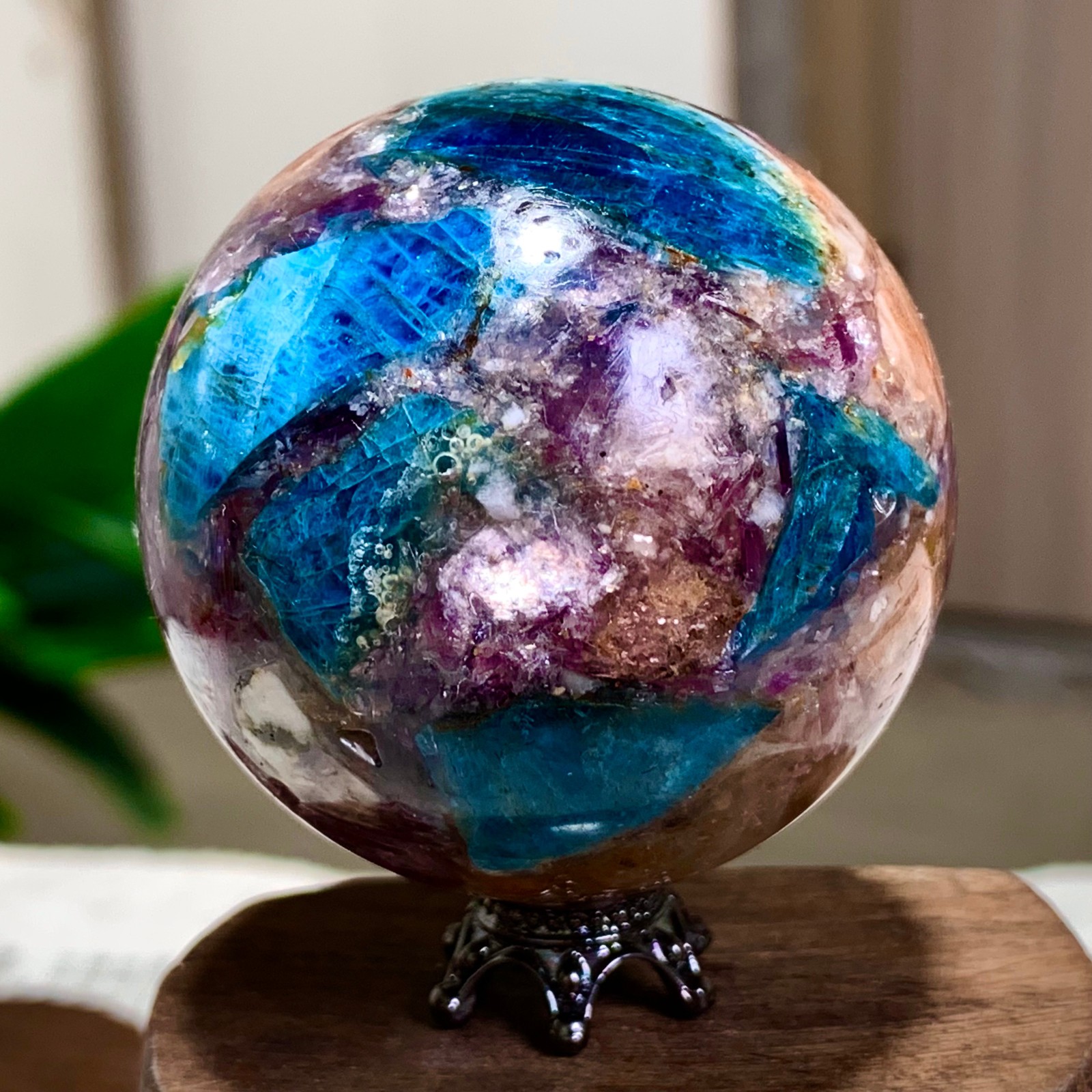 132G Natural Blue Aptite +Sun Stone purple lepidolite Sphere mineral sample