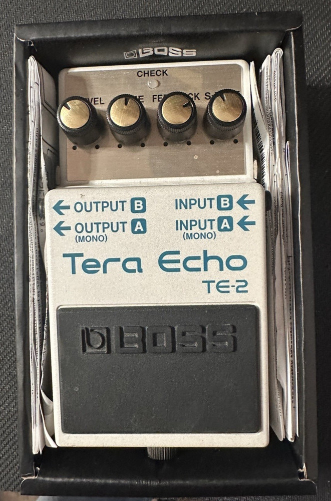 BOSS TE-2 Tera Echo Guitar Effects Pedal