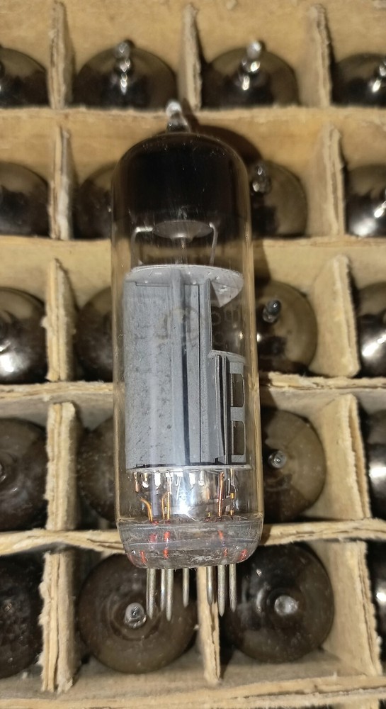 50 x 6F5P 6GV8 ECL85 Tubes