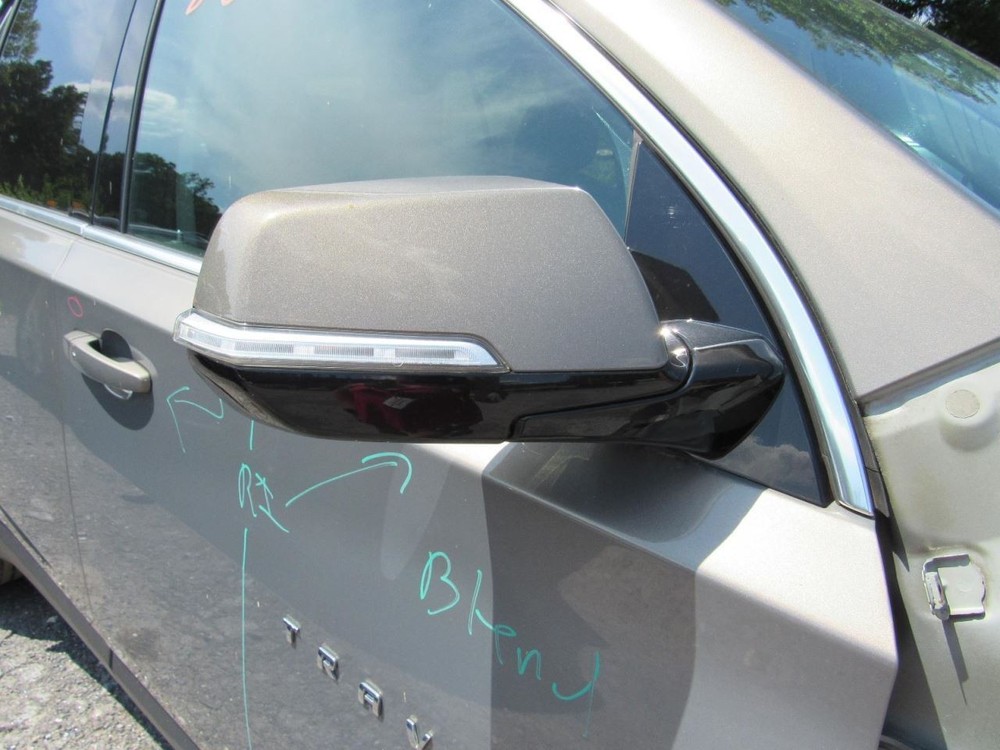 TRAVERSE 2018 Glove Box 1059611