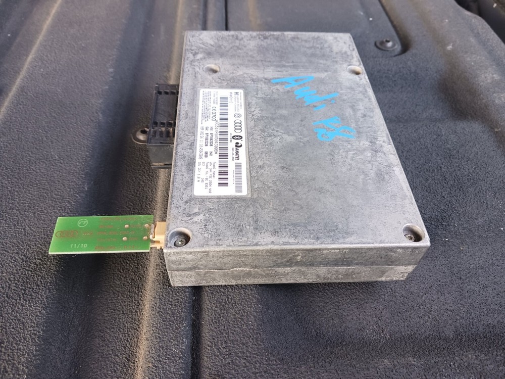 Audi R8 GPS Navigation Control Module Telephone Interface. 8P1 862 336 8P1862336