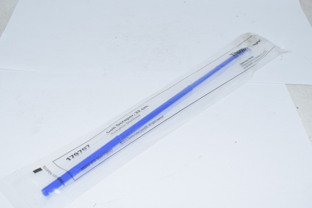 NEW Thermo Scientific 179707 Cell Scraper, 32 cm