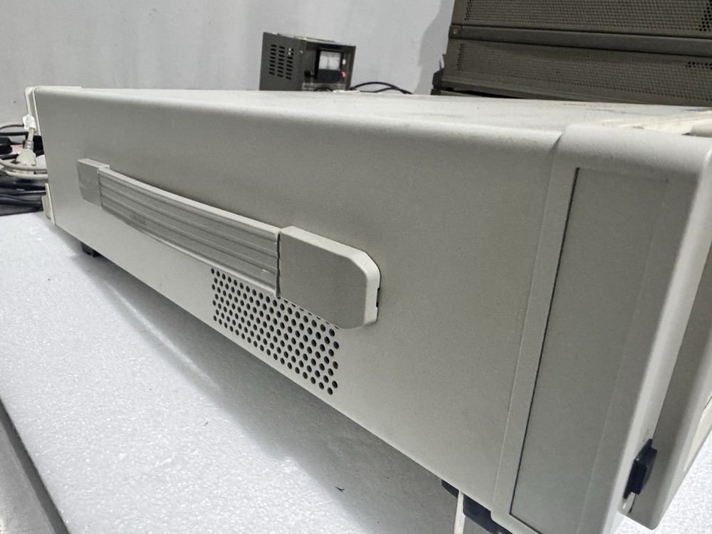 ADCMT 8341 Optical Spectrum Analyzer