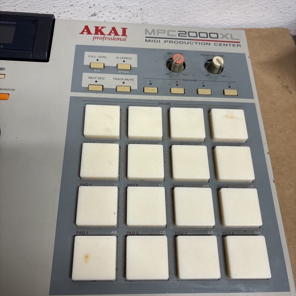 Akai professional MPC2000xl Tested #i3