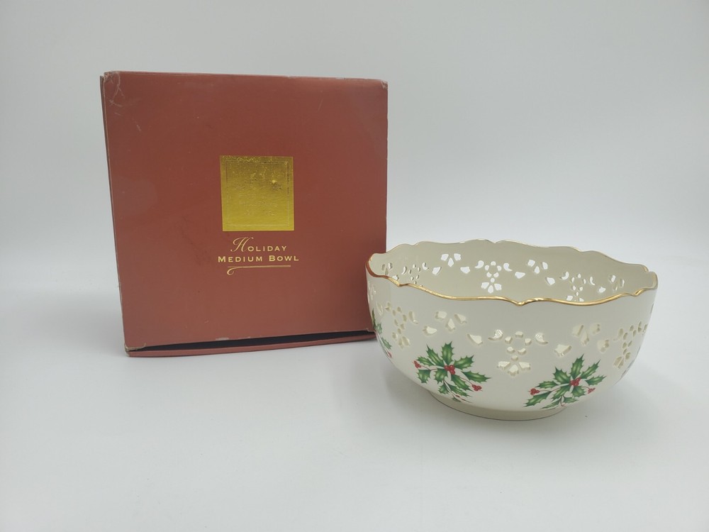 New Lenox Holiday Medium Pierced Bowl