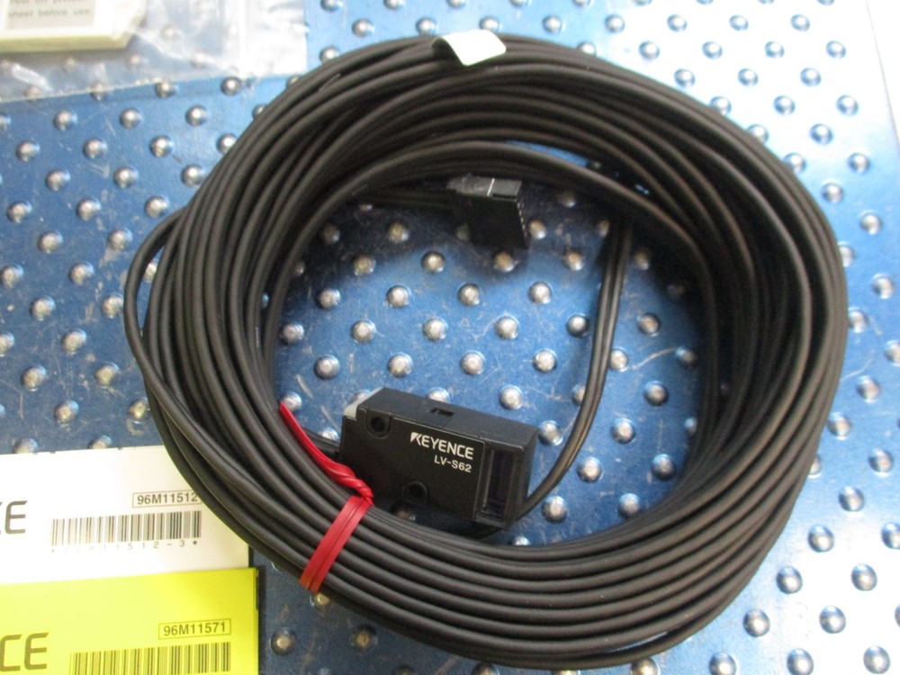NEW KEYENCE LAZER SENSOR (10M) LV-S62