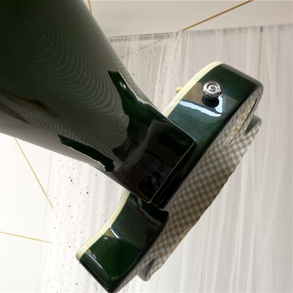 エレキギター、メーカーストレート、高品質、送料無料、6弦、色がきれい、音質が優美、カエデ、空輸