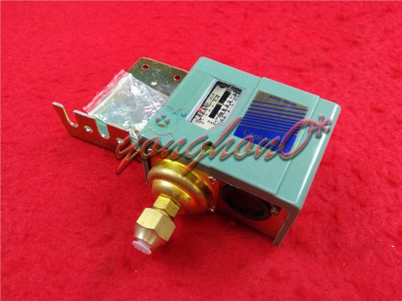 New In Box AKY-106 Pressure Switch