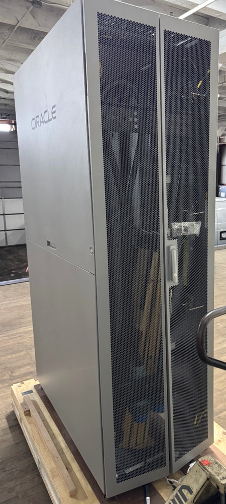 Oracle EXADATA X11M Autonomous Database Server Rack w Internals *BRAND NEW 2025*