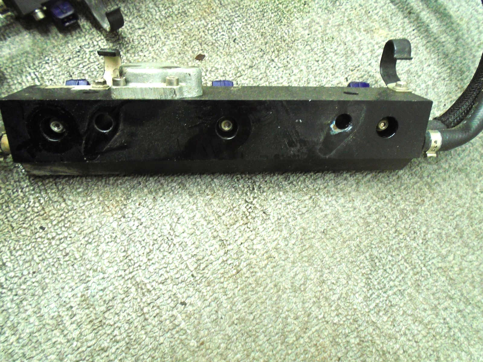 FUEL RAILS W INJECTORS PORT/STARBOARD 852378T5 852379T5 MERCURY OPTIMAX 135 150