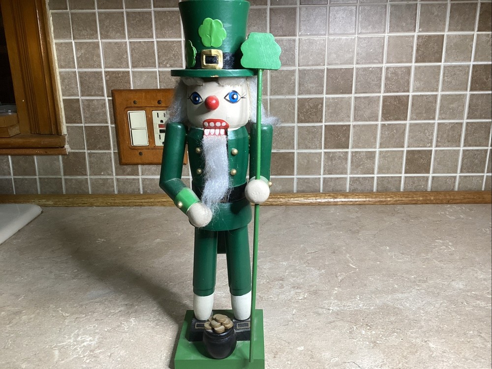 13” LEPRECHAUN NUTCRACKER W/ POT OF GOLD