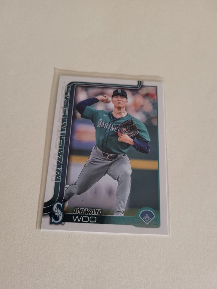 !!!     BRYAN WOO   TOPPS   BASEBALL CARD $$