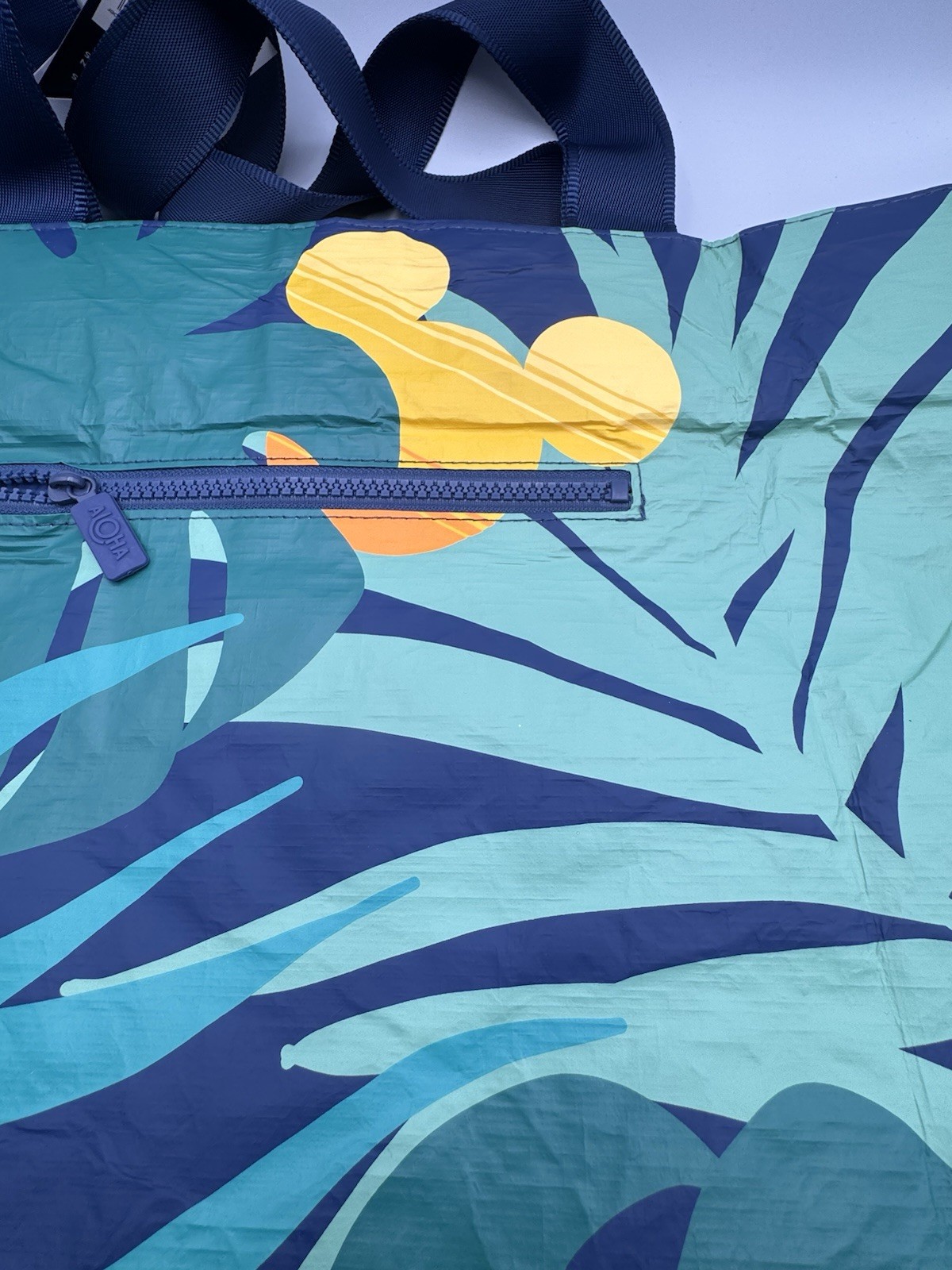 *New Disney Aulani Aloha Collection X Splash Proof Zipper Tote Mickey Bag