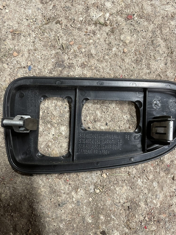 2006 & Up Peterbilt Passengrr Door Control Panel Trim