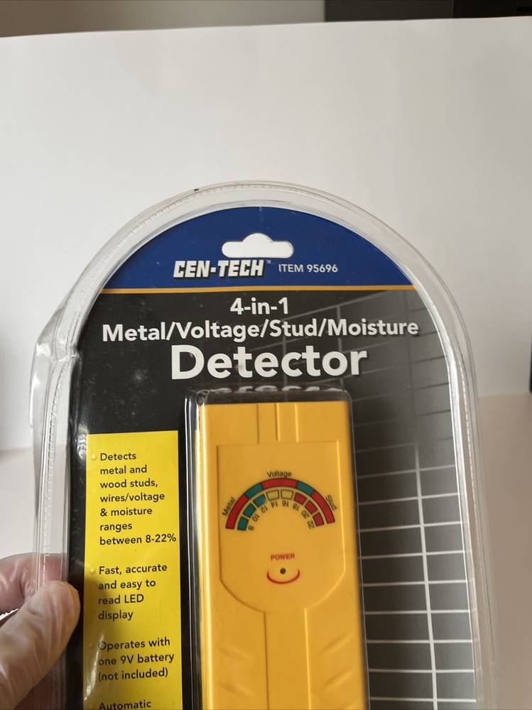 Cen-Tech 4-in-1 Multi Function Detector Detects Moisture Studs Voltage Metal