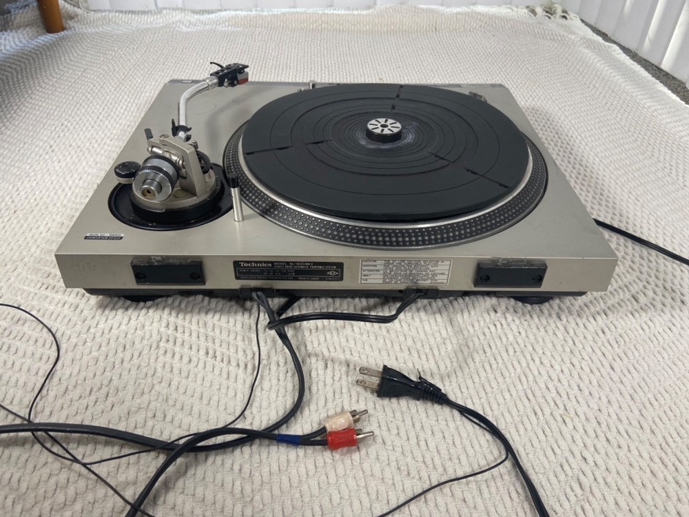 Technics SL-1600MK2 Direct-Drive Turntable Works
