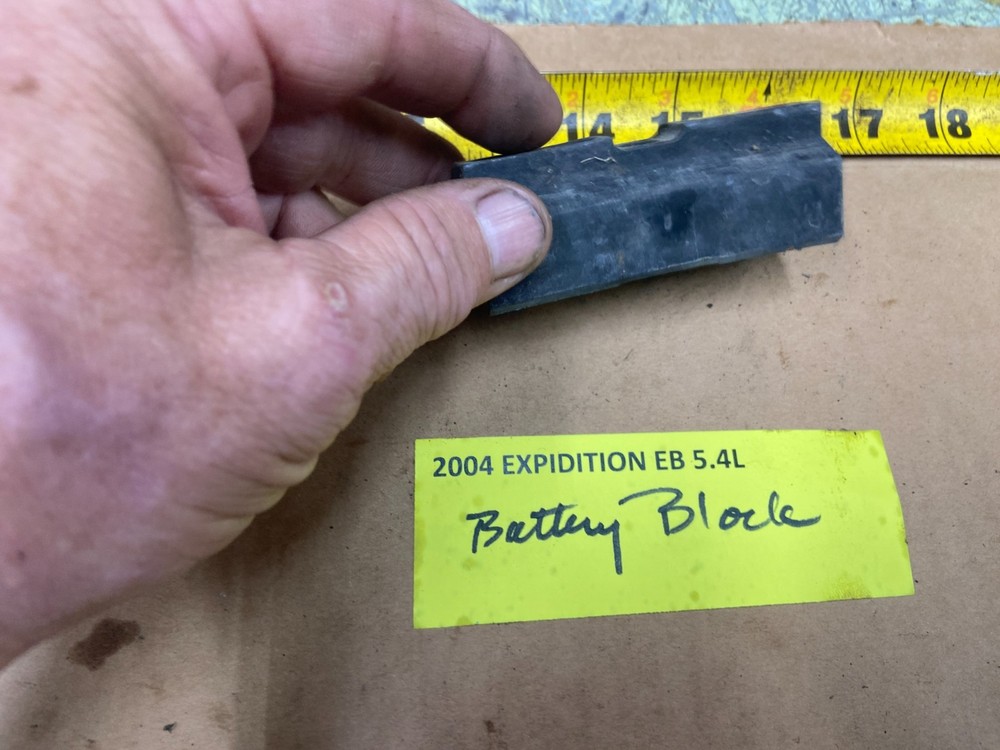 03-06 EXPEDITION BATTERY BLOCK