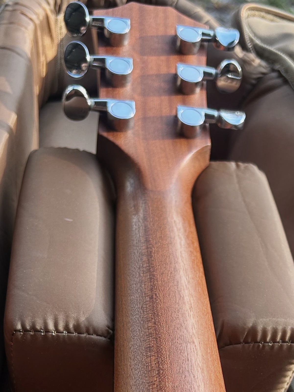 Taylor GS Mini-e Sitka Spruce-Rosewood Plus Acoustic-Electric Guitar Natural