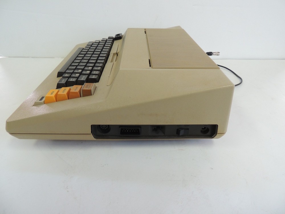 Atari 800 Vintage Home Computer Tested + power, composite cable, 1902A cable