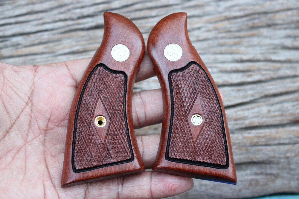 PANEL GRIPS FOR S&W K, L FRAME SQUARE BUTT DIAMOND CHECKERED BROWN # RANDOM 6