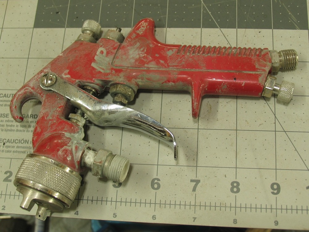 One ASTRO MP Spray Gun #4008 complete w/1.8 nozzle