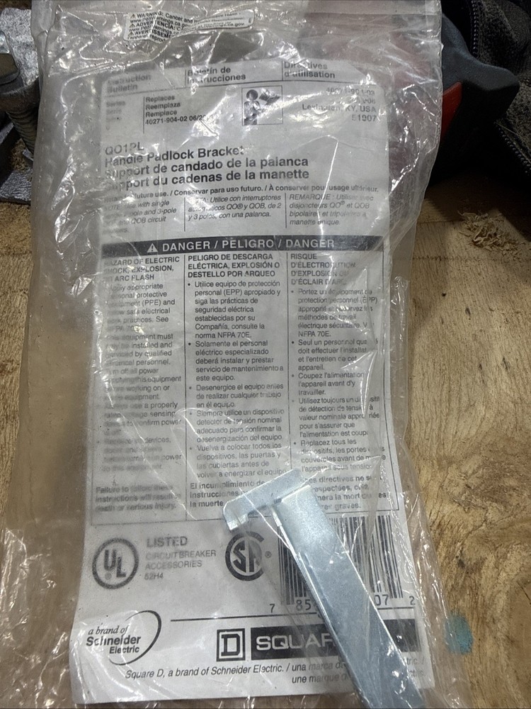 SCHNEIDER ELECTRIC Square D QO1PL Handle Padlock Bracket