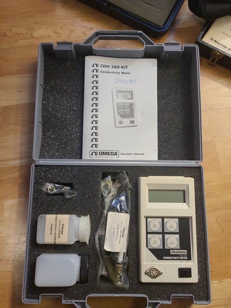 Omega CDH-280-KIT 4 Range Handheld Portable Conductivity Meter Kit