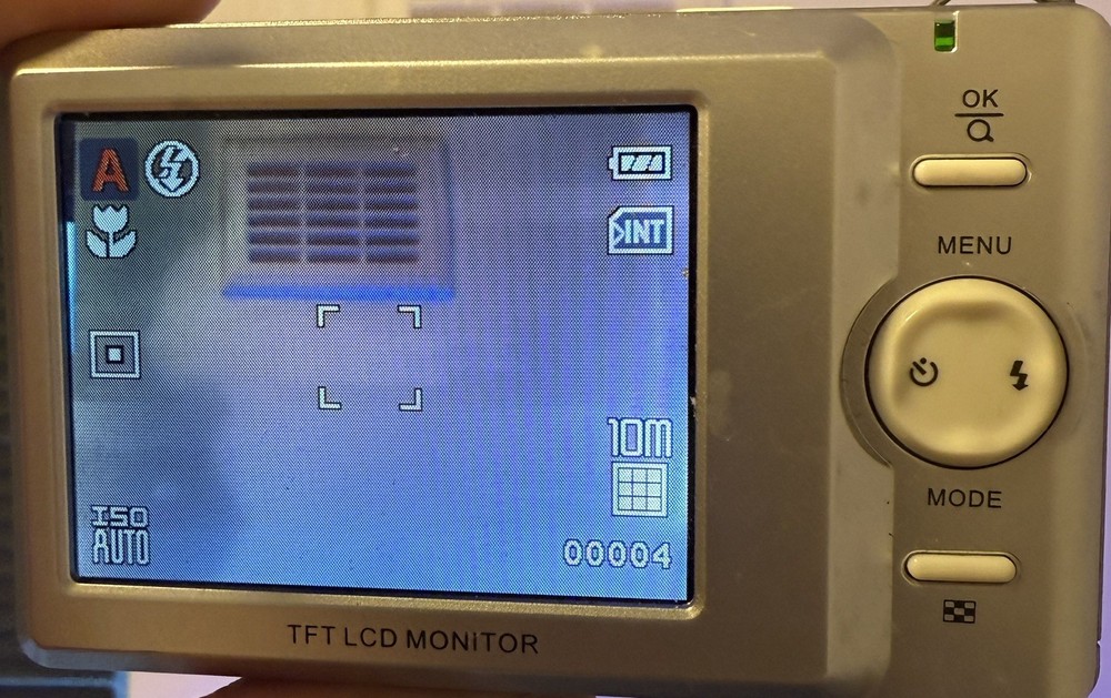 Hitachi Digital Camera HDC-571ES 5.0MP Silver