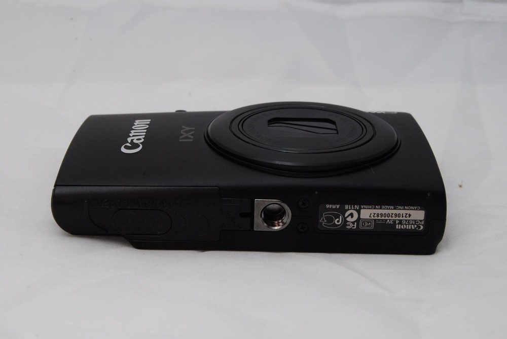 Canon IXY600F Digital Camera Black Excellent Condition Tested Functionality