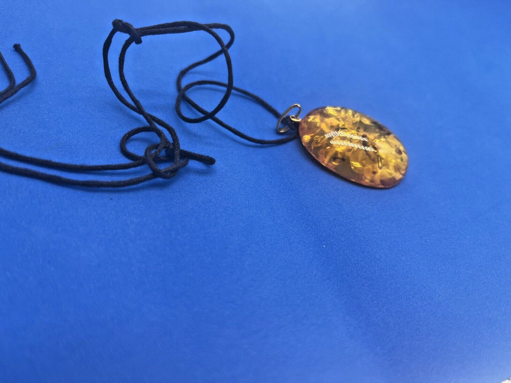 VINTAGE AMBER  PENDANT 4 CM