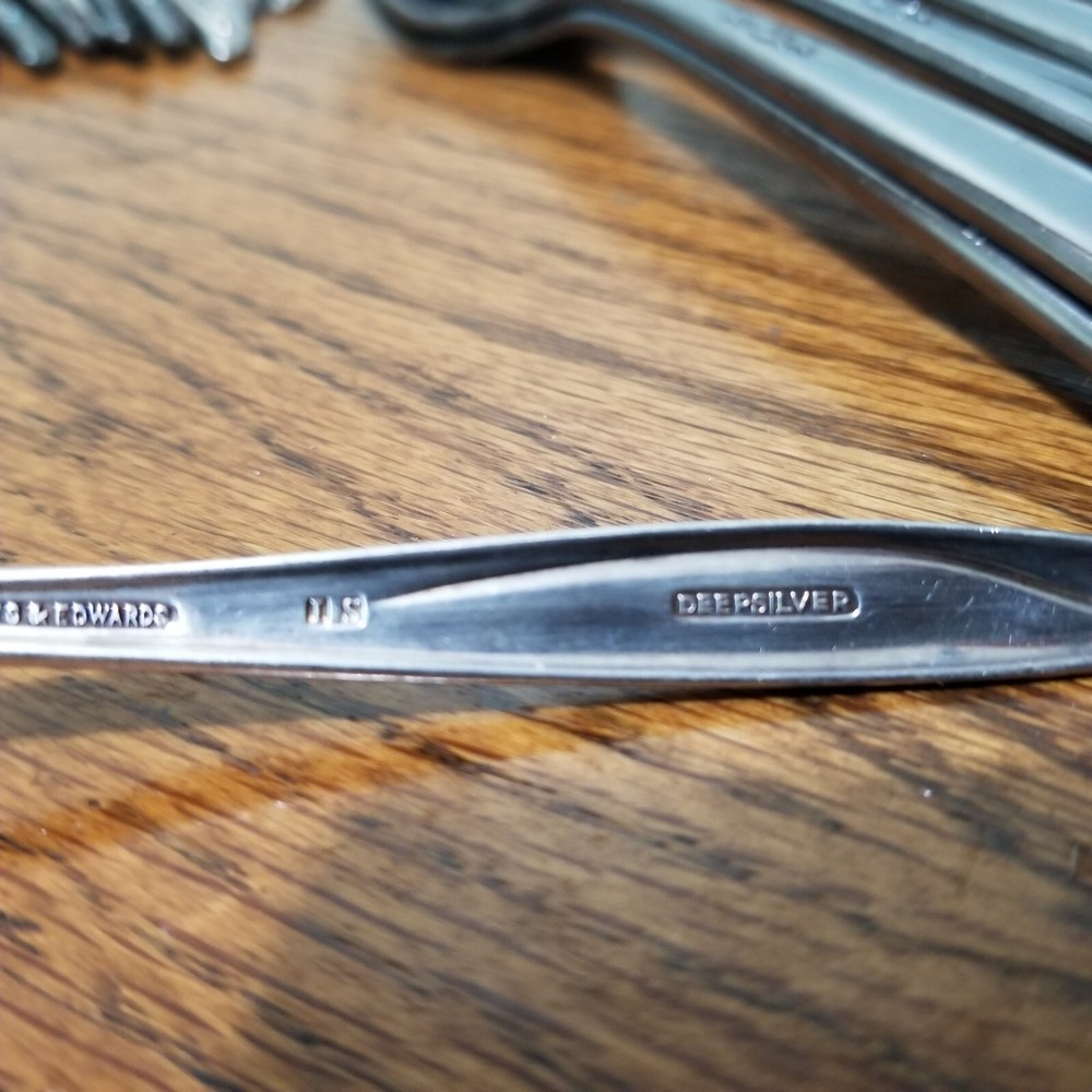 Holmes & Edwards Woodsong Set- 71 pcs