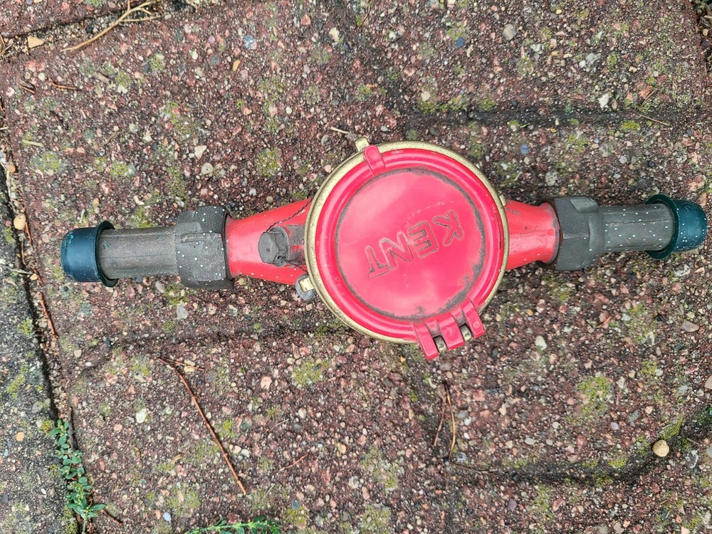 KENT DISPLACEMENT WATER METER